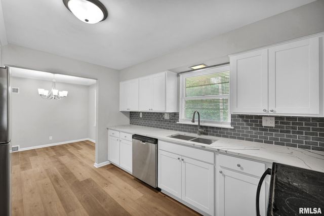1407 W SUNNYVIEW Drive, Peoria, IL 61614