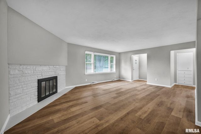 1407 W SUNNYVIEW Drive, Peoria, IL 61614