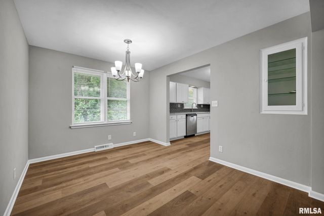 1407 W SUNNYVIEW Drive, Peoria, IL 61614