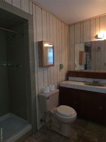 250 Overton Street, Deer Park, NY 11729