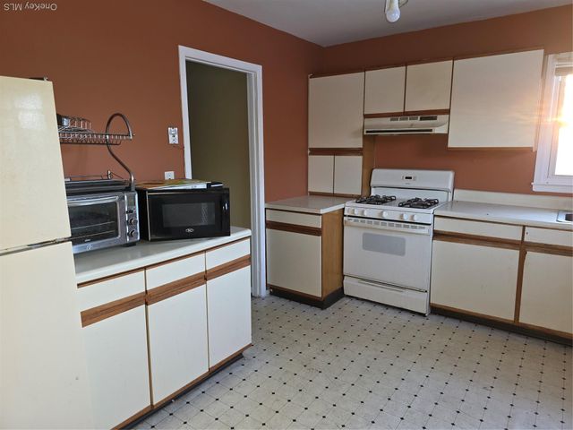 250 Overton Street, Deer Park, NY 11729