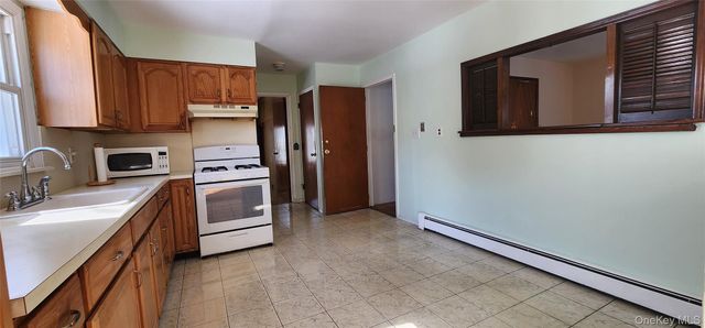 250 Overton Street, Deer Park, NY 11729