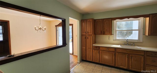 250 Overton Street, Deer Park, NY 11729