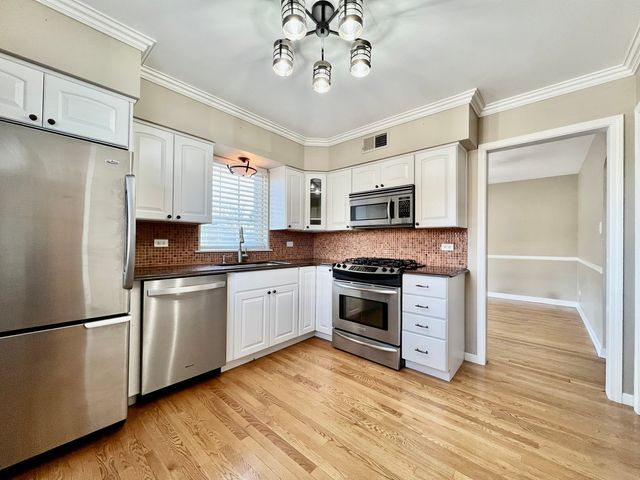 10223 S Spaulding Avenue, Evergreen Park, IL 60805