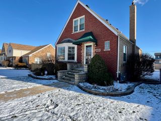 10223 S Spaulding Avenue, Evergreen Park, IL 60805