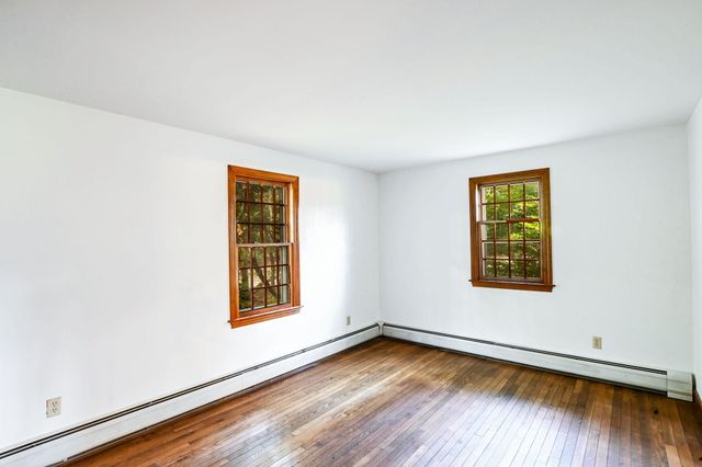 72 Loop Road, Falmouth, MA 02540