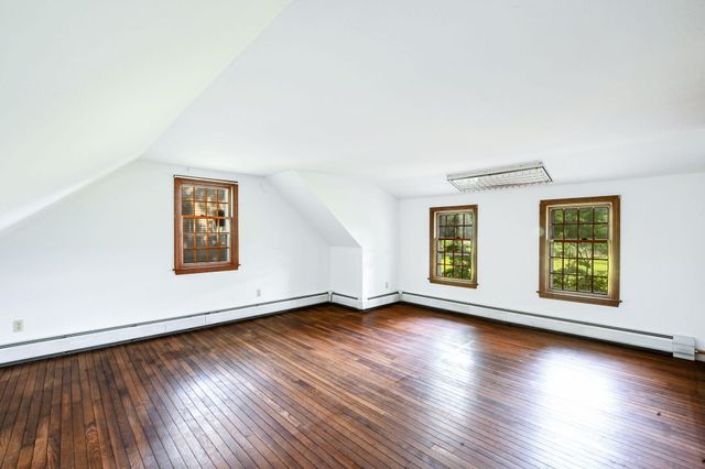 72 Loop Road, Falmouth, MA 02540
