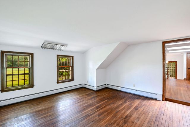 72 Loop Road, Falmouth, MA 02540