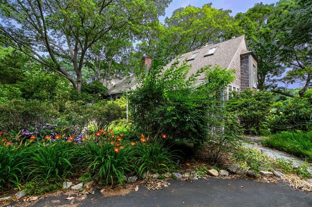 72 Loop Road, Falmouth, MA 02540