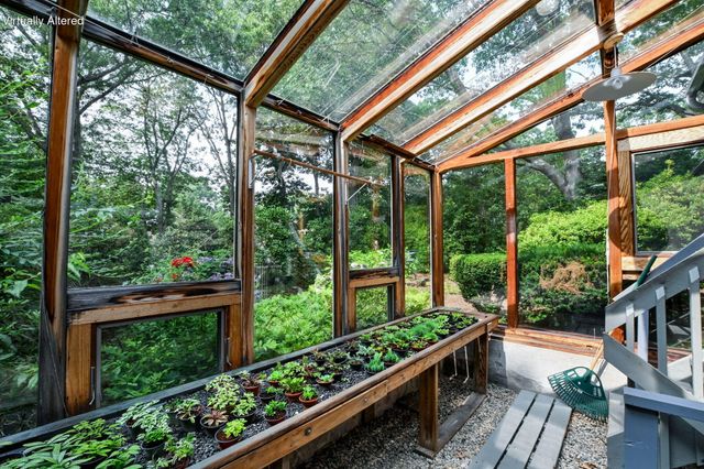 72 Loop Road, Falmouth, MA 02540
