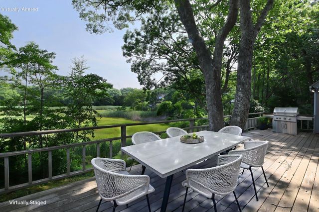 72 Loop Road, Falmouth, MA 02540