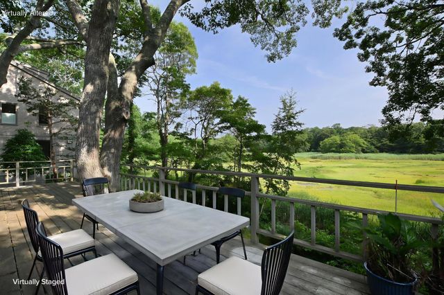 72 Loop Road, Falmouth, MA 02540