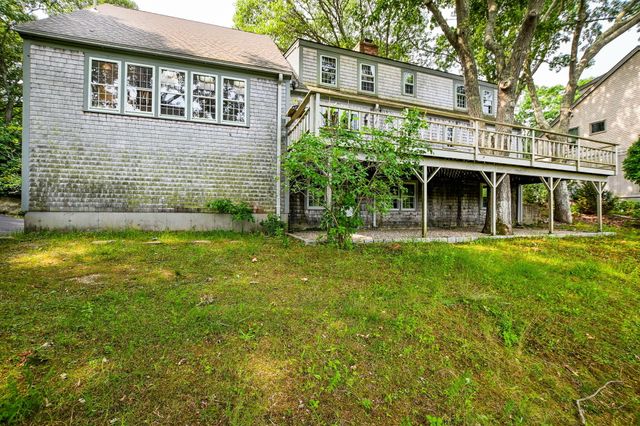 72 Loop Road, Falmouth, MA 02540