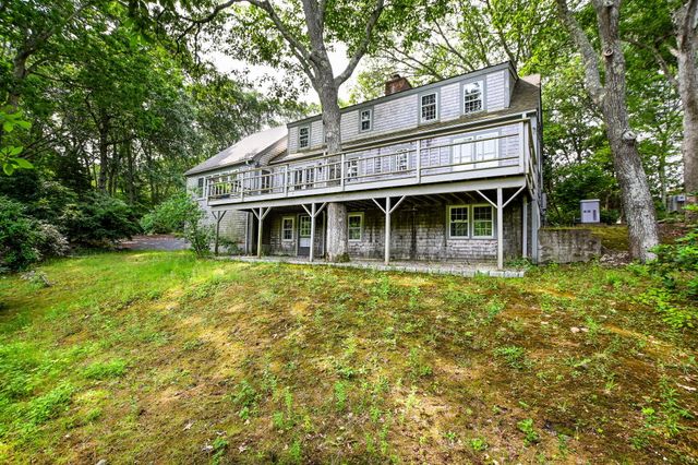 72 Loop Road, Falmouth, MA 02540