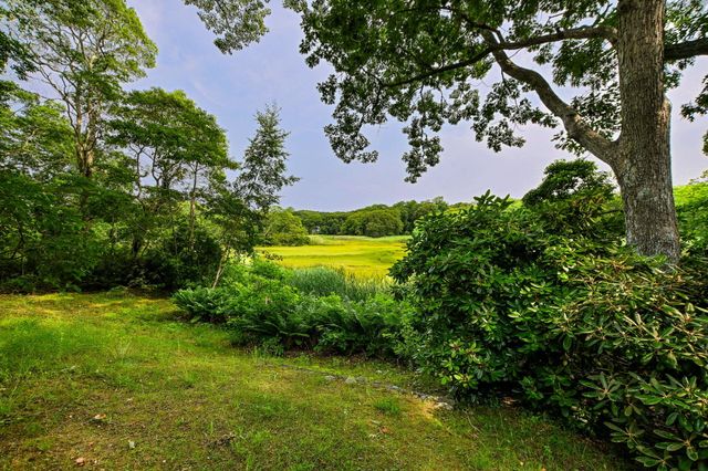 72 Loop Road, Falmouth, MA 02540
