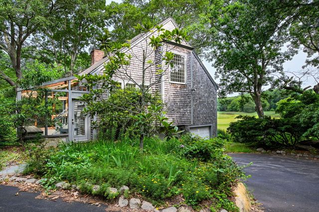 72 Loop Road, Falmouth, MA 02540