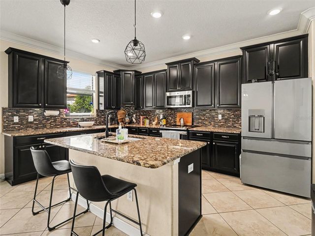 12027 CARDINAL FLOWER DR, Riverview, FL 33579
