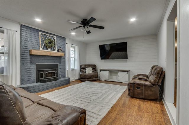 2717 Charleston Road, Edmond, OK 73025