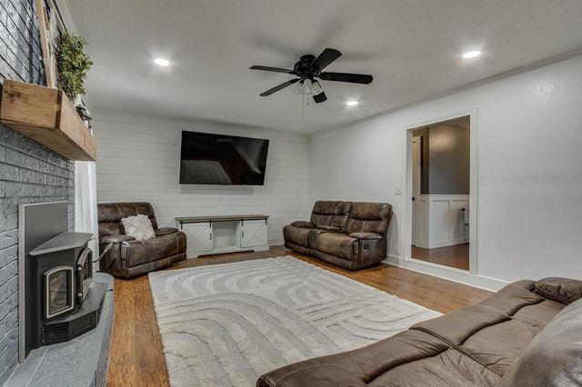 2717 Charleston Road, Edmond, OK 73025