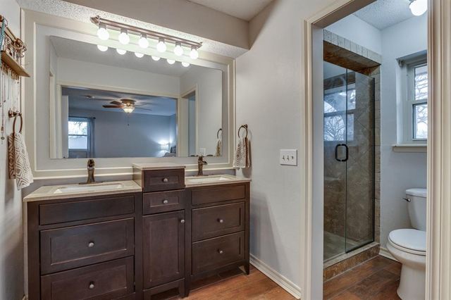 2717 Charleston Road, Edmond, OK 73025