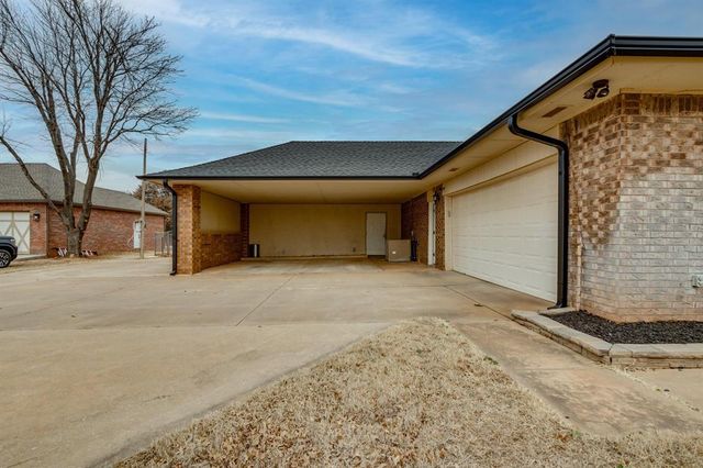 2717 Charleston Road, Edmond, OK 73025