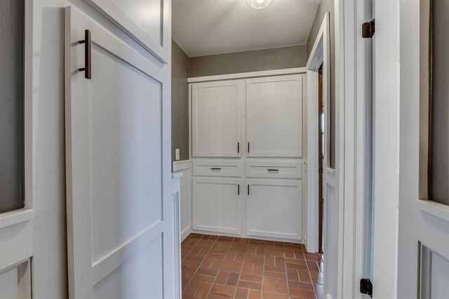 2717 Charleston Road, Edmond, OK 73025