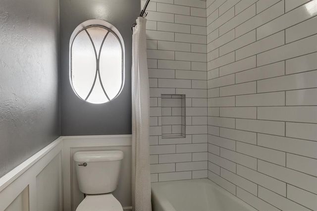 2717 Charleston Road, Edmond, OK 73025