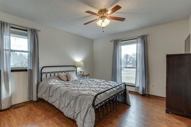 2717 Charleston Road, Edmond, OK 73025