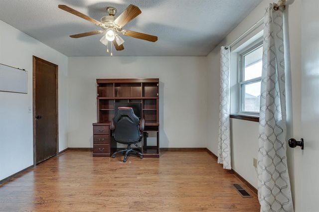 2717 Charleston Road, Edmond, OK 73025