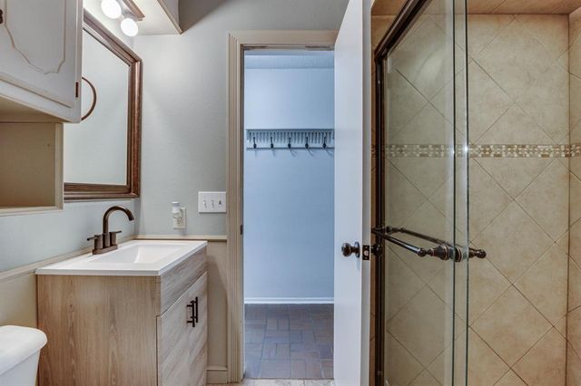 2717 Charleston Road, Edmond, OK 73025