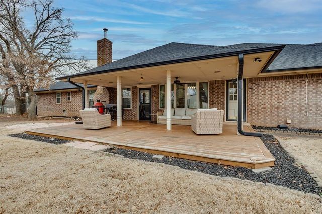 2717 Charleston Road, Edmond, OK 73025
