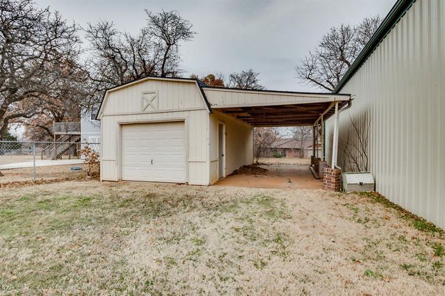 2717 Charleston Road, Edmond, OK 73025