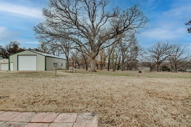 2717 Charleston Road, Edmond, OK 73025