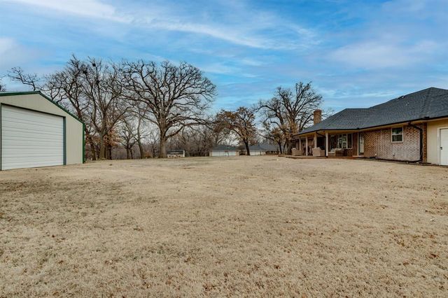 2717 Charleston Road, Edmond, OK 73025