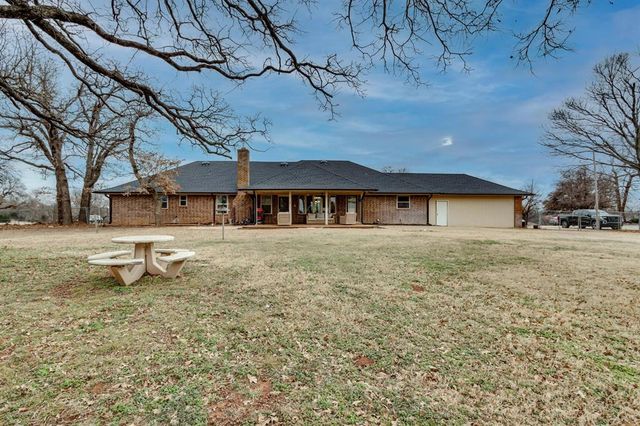 2717 Charleston Road, Edmond, OK 73025