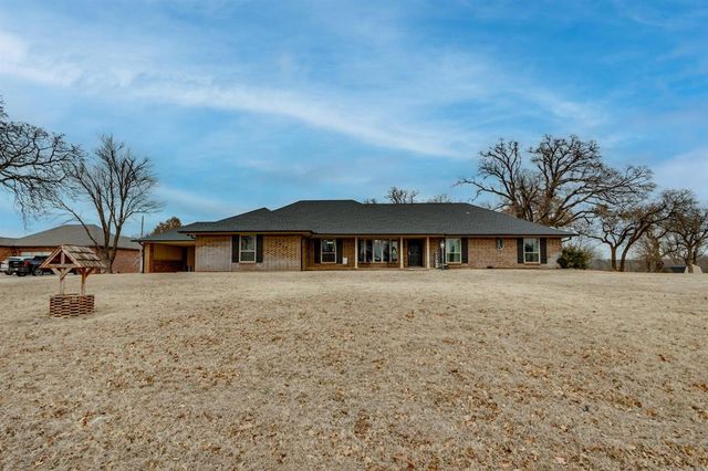 2717 Charleston Road, Edmond, OK 73025