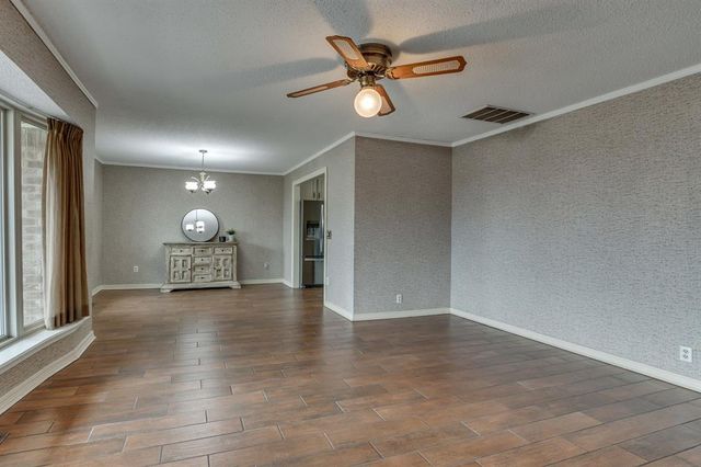 2717 Charleston Road, Edmond, OK 73025