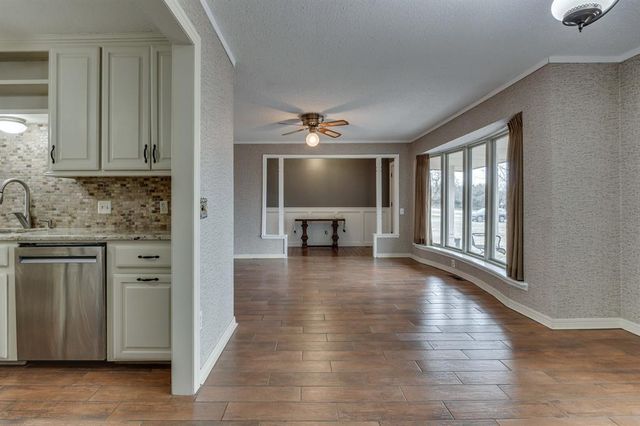 2717 Charleston Road, Edmond, OK 73025