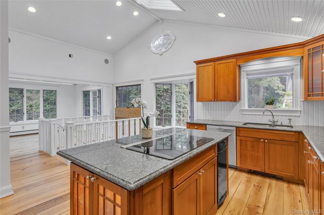 15 Veronica Court, Smithtown, NY 11787