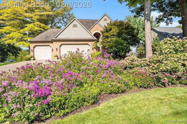 4973 Parview Drive, Clarkston, MI 48346