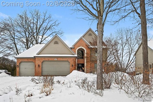 4973 Parview Drive, Clarkston, MI 48346