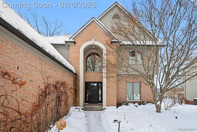 4973 Parview Drive, Clarkston, MI 48346