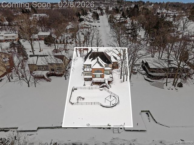 4973 Parview Drive, Clarkston, MI 48346