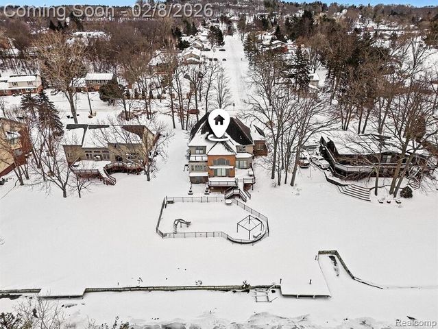 4973 Parview Drive, Clarkston, MI 48346