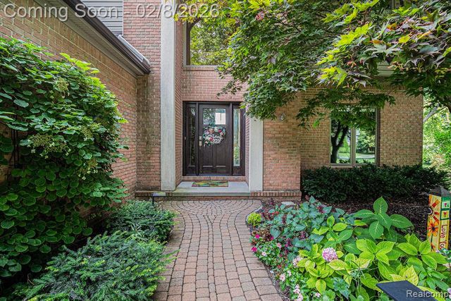 4973 Parview Drive, Clarkston, MI 48346