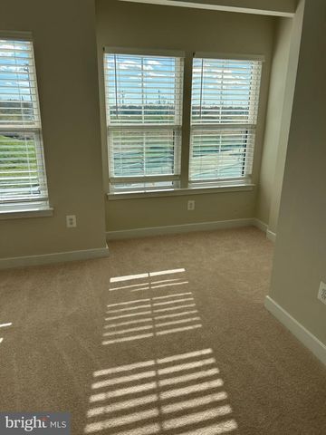 4770 TOWNE SQUARE BLVD, Suitland, MD 20746