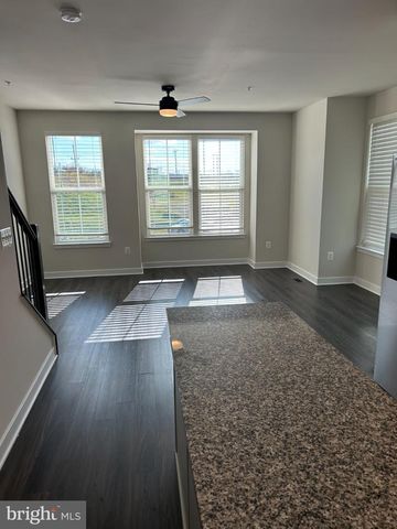 4770 TOWNE SQUARE BLVD, Suitland, MD 20746