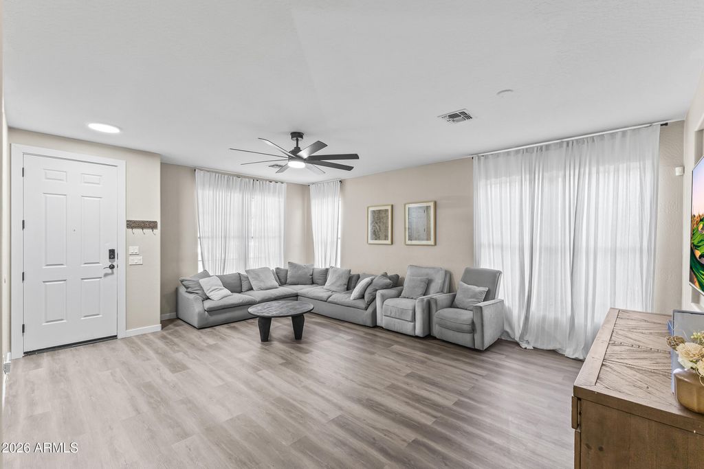 10203 W ALBENIZ Place, Tolleson, AZ 85353 — photo 5