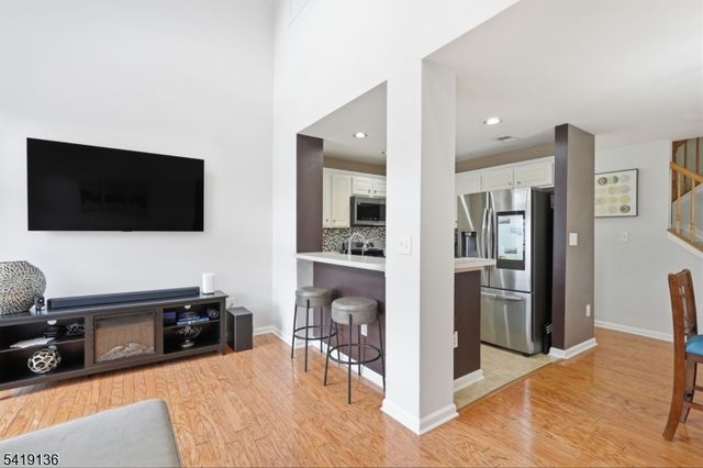 212 Swanstrom Pl, Union Twp., NJ 07083