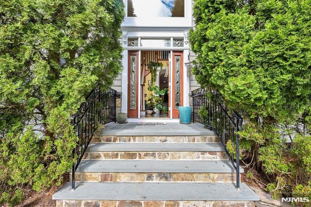 111 Magnolia Avenue, Cresskill, NJ 07626